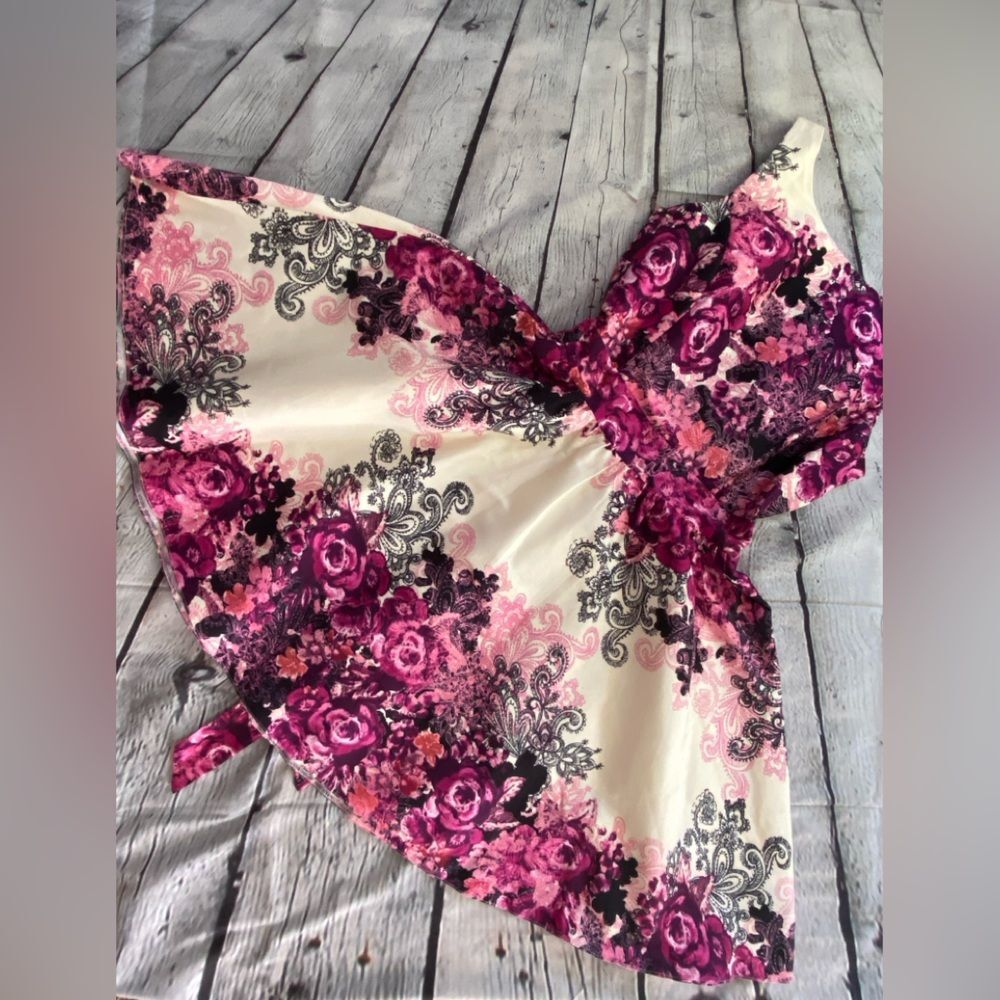 Lady Vintage Tea Dress Size 14 Mid length Pink Cream Floral NWT
